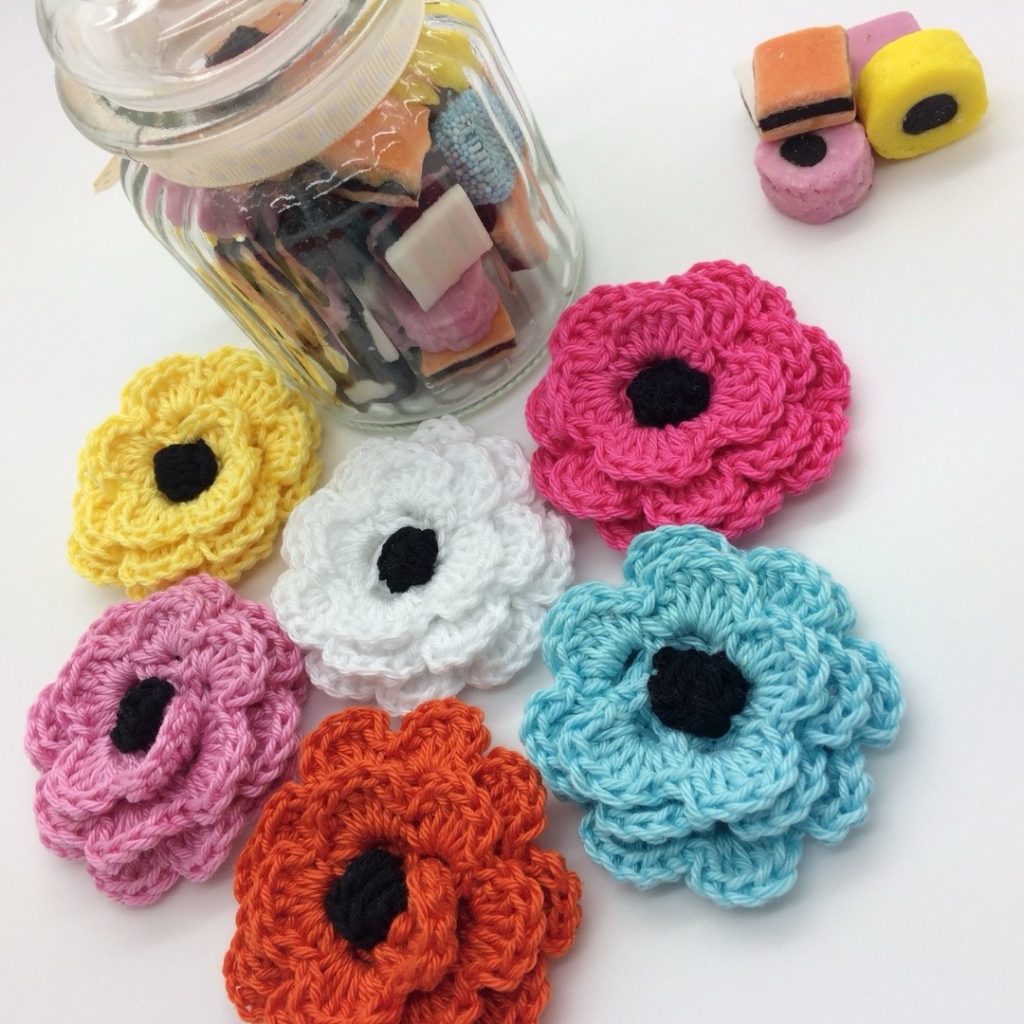 crochet flower brooches