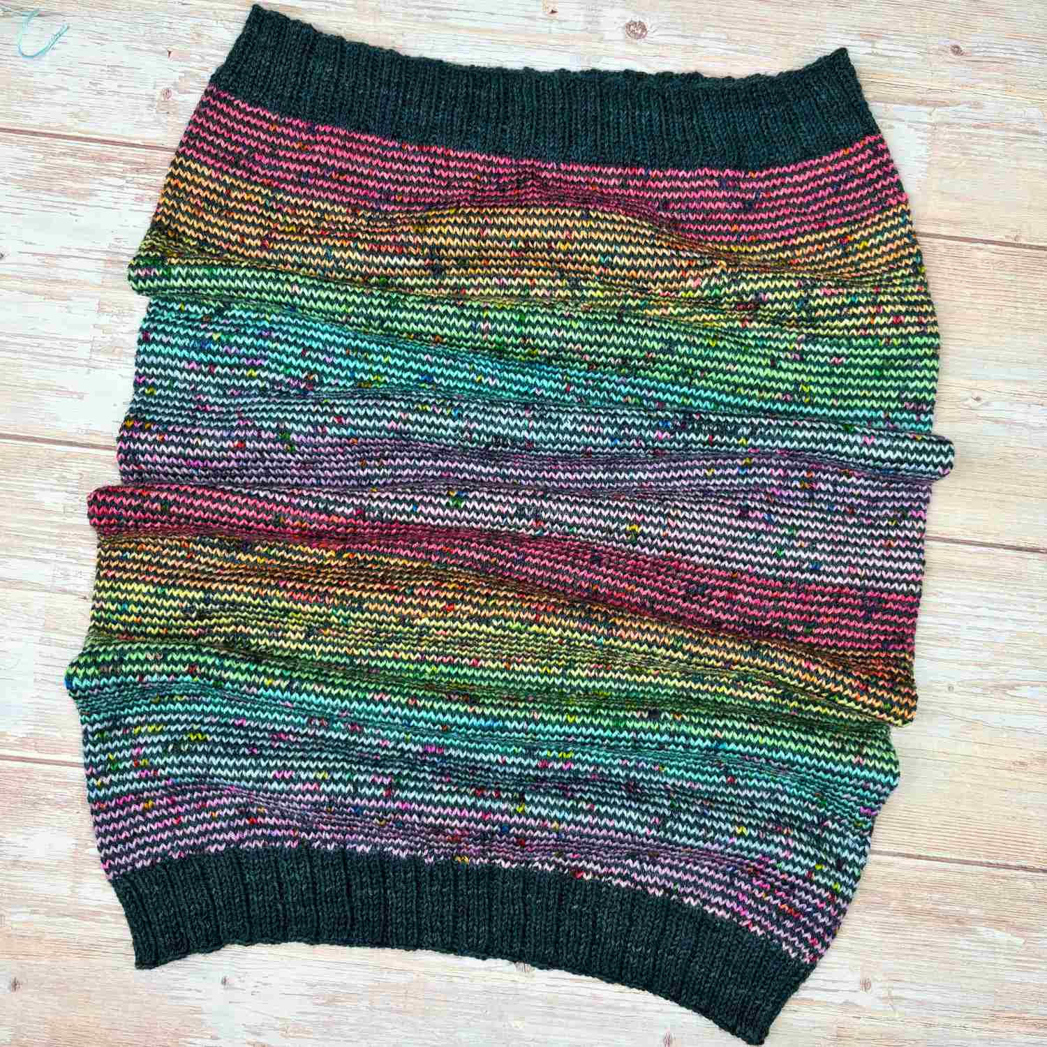 Full cowl shown with jobless stripes.
