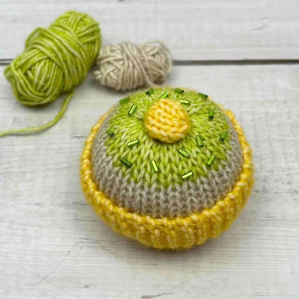 Free Knitted Cake Pattern – Easy To Knit For Beginners
