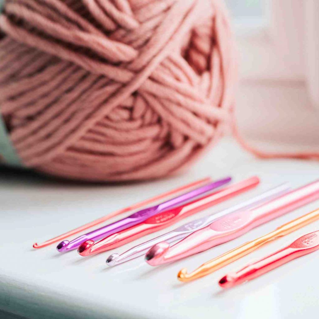 Different crochet hook size, in different thicknesses and different colours.